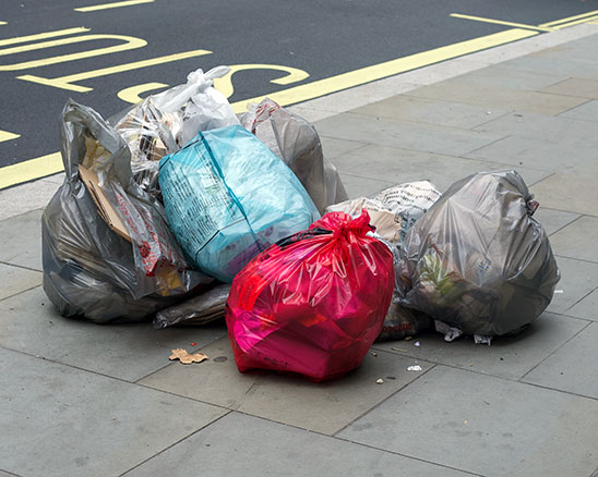 LONDON PINK TRASH 01 © Gregoire Grange